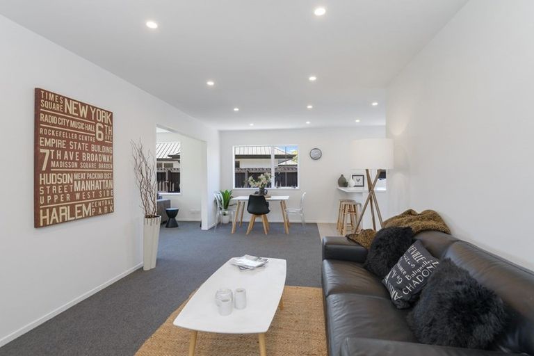 Photo of property in 32 Kirsten Place, Parklands, Christchurch, 8083