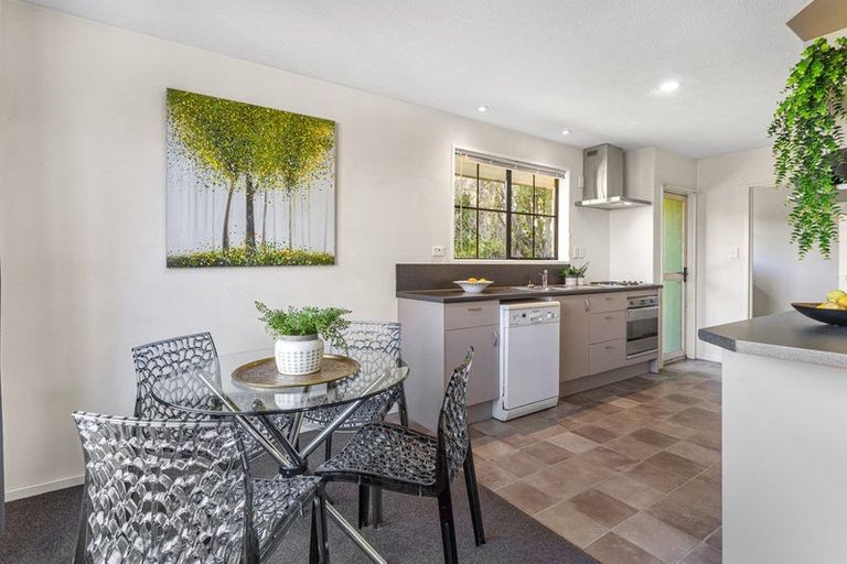 Photo of property in 137 Hawthornden Road, Avonhead, Christchurch, 8042