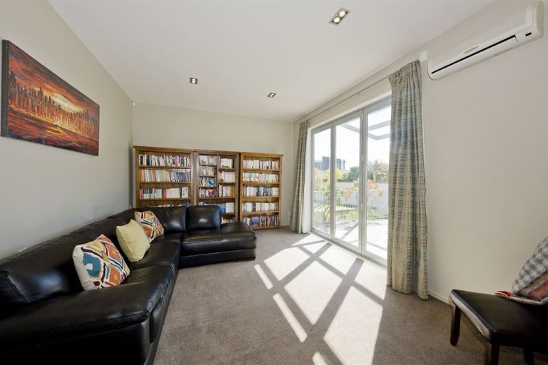 Photo of property in 9 Stonewall Place, Huntsbury, Christchurch, 8022