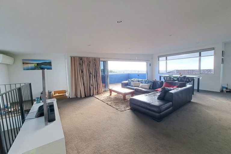 Photo of property in 14a Bank Street, Hillcrest, Auckland, 0627