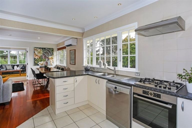 Photo of property in 171 Kitchener Road, Waiuku, 2123