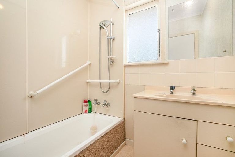 Photo of property in 131 Seabrook Avenue, New Lynn, Auckland, 0600