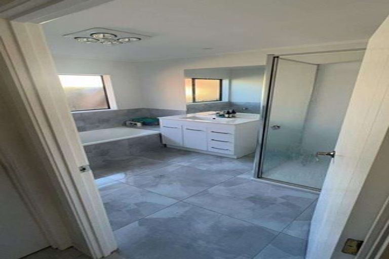 Photo of property in 58 Wattle Farm Road, Wattle Downs, Auckland, 2103