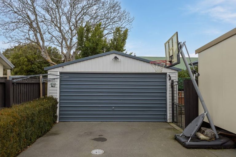 Photo of property in 1/53 Aorangi Road, Bryndwr, Christchurch, 8053