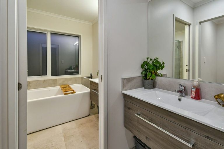 Photo of property in 64 Harriet Johnston Drive, Pokeno, 2402