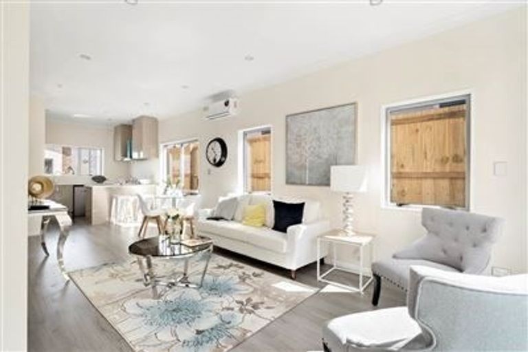 Photo of property in 57b Senator Drive, Manurewa, Auckland, 2105