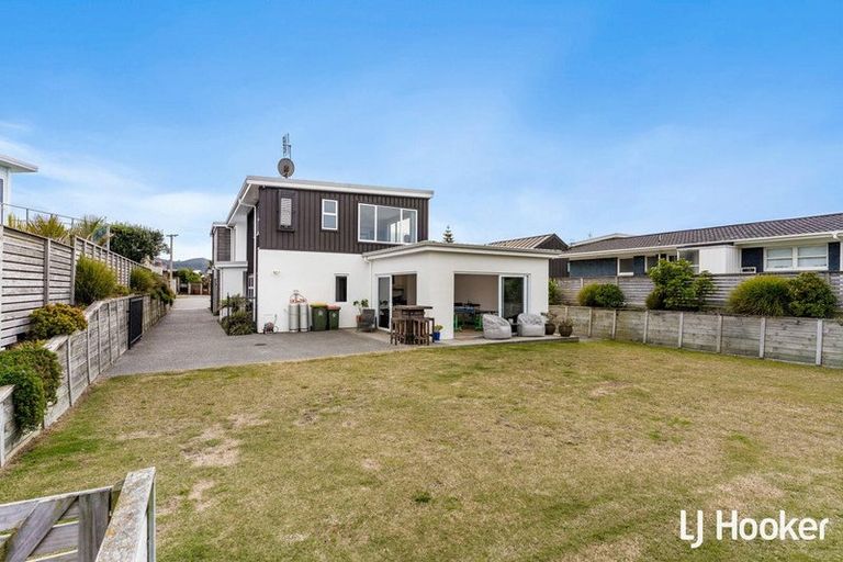 Photo of property in 1 Ayr Street, Waihi Beach, 3611