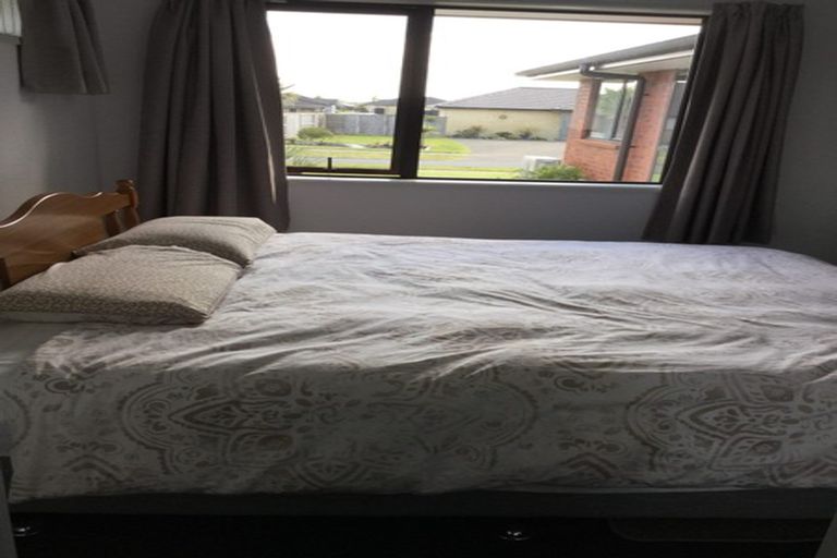 Photo of property in 12 O'farrell Drive, One Tree Point, 0118