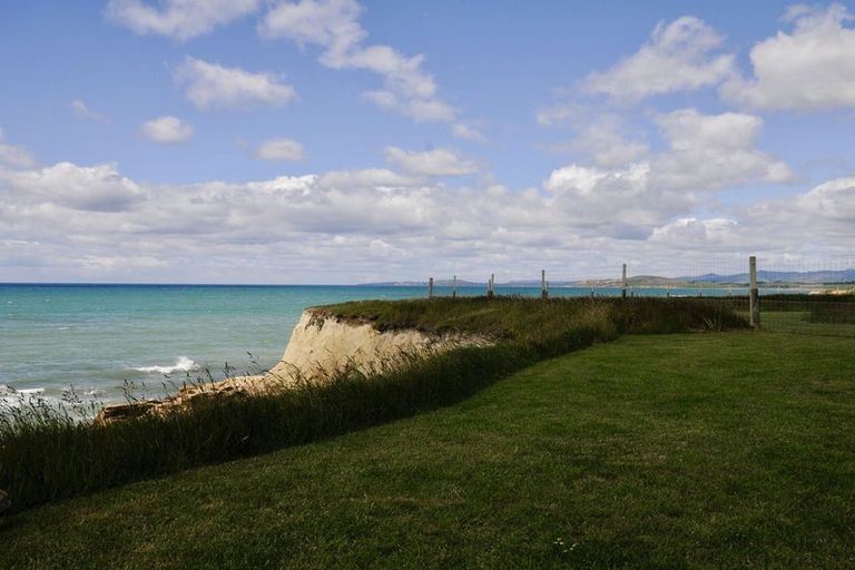 Photo of property in 964 Waianakarua Road, Herbert, 9495