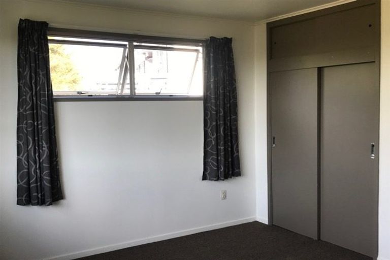Photo of property in 32 Roick Parade, Glen Eden, Auckland, 0602