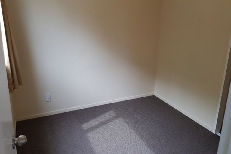 Photo of property in 28 Pooks Road, Ranui, Auckland, 0612