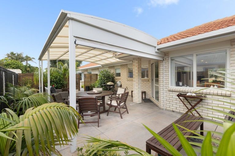 Photo of property in 10 Larisa Grove, Papamoa Beach, Papamoa, 3118