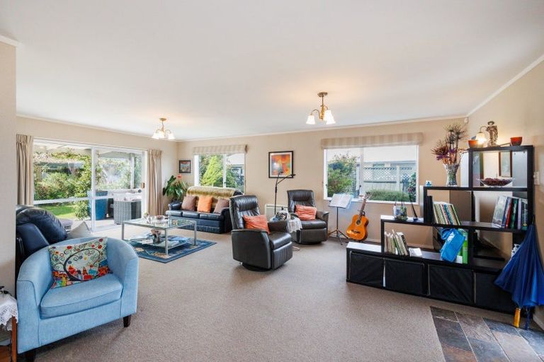 Photo of property in 27 Norfolk Crescent, Feilding, 4702