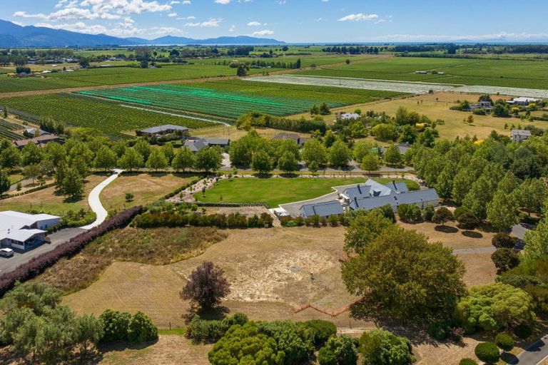 Photo of property in 10 Dry Hills Lane, Riverlands, 7274