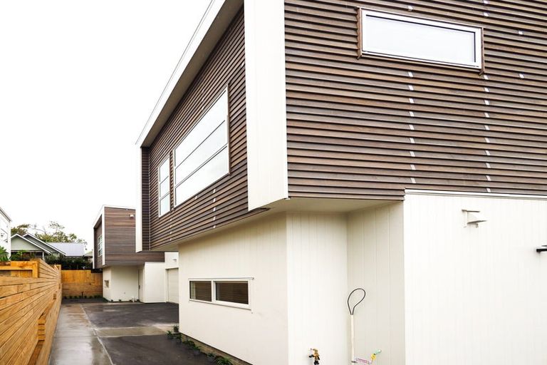 Photo of property in 5/10 Tirimoana Road, Te Atatu South, Auckland, 0602