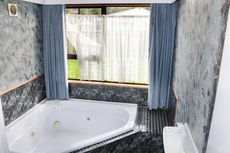 Photo of property in 2 Otanga Street, Dannevirke, 4930