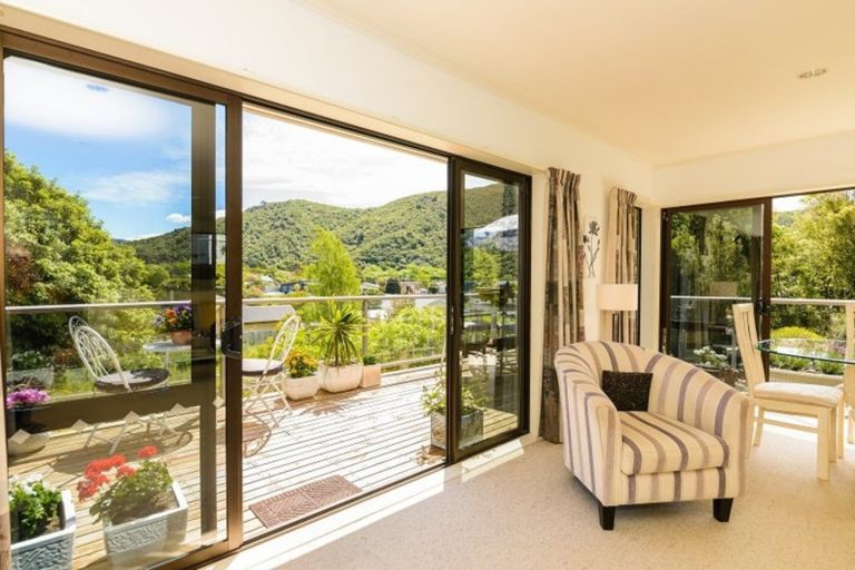 Photo of property in 243a Waikawa Road, Waikawa, Picton, 7220