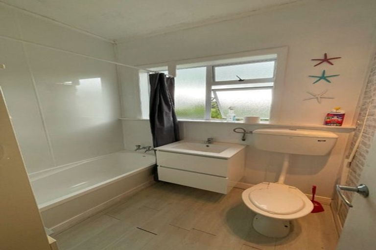 Photo of property in 22 Cornwall Street, Eltham, 4322