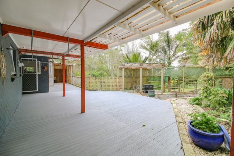 Photo of property in 140 Aokautere Drive, Fitzherbert, Palmerston North, 4410