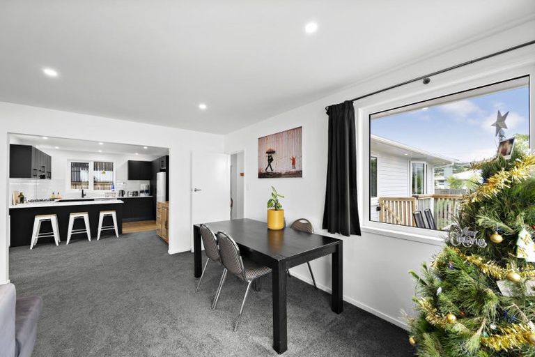 Photo of property in 14 Beazley Avenue, Paparangi, Wellington, 6037