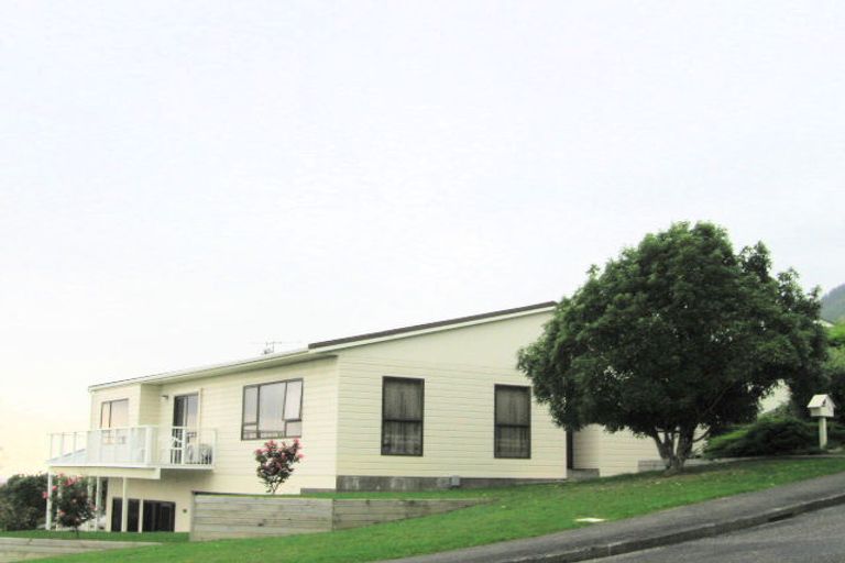 Photo of property in 156 Winara Avenue, Waikanae, 5036