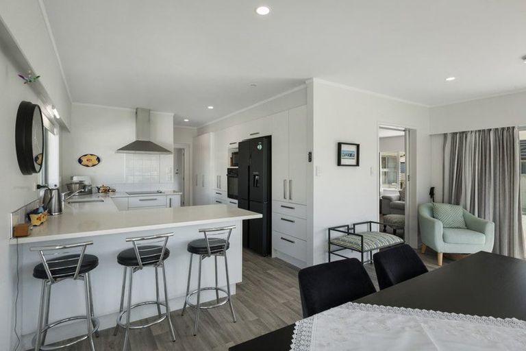 Photo of property in 8 Sandleigh Drive, Athenree, Katikati, 3177