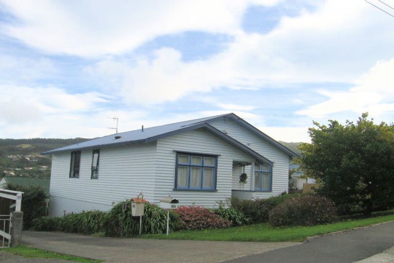 Photo of property in 15a Tawa Terrace, Tawa, Wellington, 5028