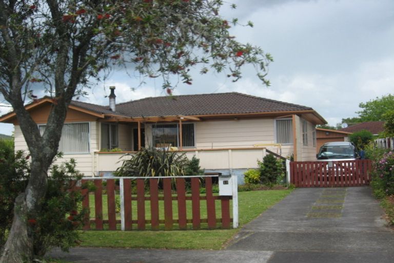 Photo of property in 12 Benton Place, Manurewa, Auckland, 2102
