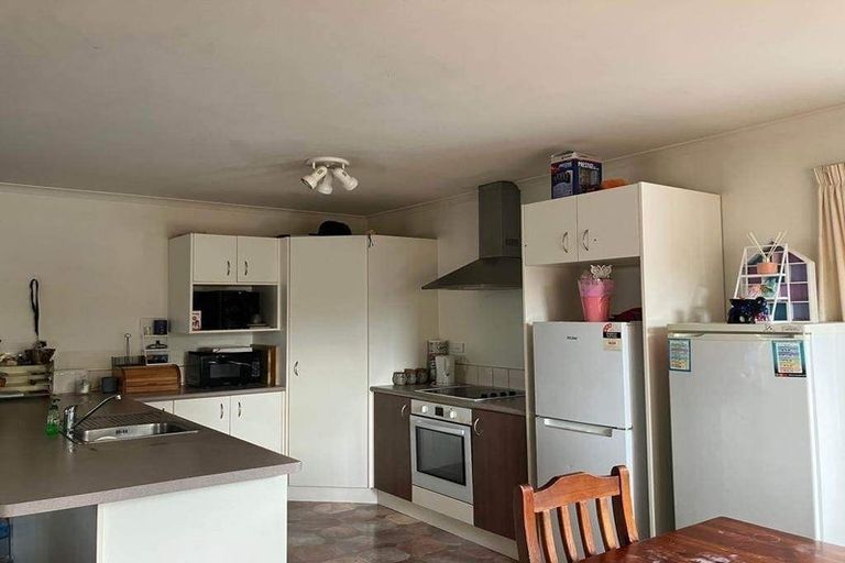 Photo of property in 194 High Street North, Carterton, 5713