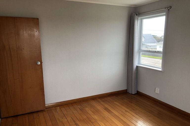 Photo of property in 10-12 Adventure Street, Marfell, New Plymouth, 4310