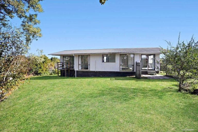 Photo of property in 141 Moire Road, West Harbour, Auckland, 0618