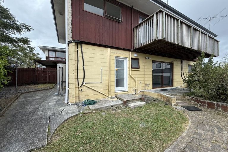 Photo of property in 2/22 Tui Glen Road, Birkenhead, Auckland, 0626