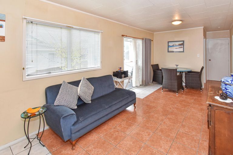 Photo of property in 20 Rukumoana Place, Clendon Park, Auckland, 2103