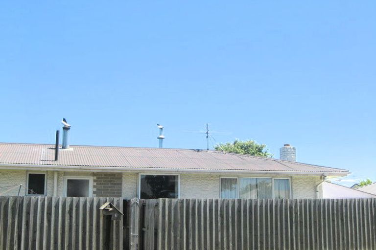 Photo of property in 1/1 Glenys Place, Broomfield, Christchurch, 8042