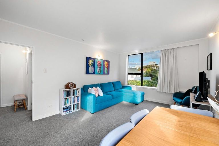 Photo of property in Hobson Court Flats, 19/70 Hobson Street, Thorndon, Wellington, 6011