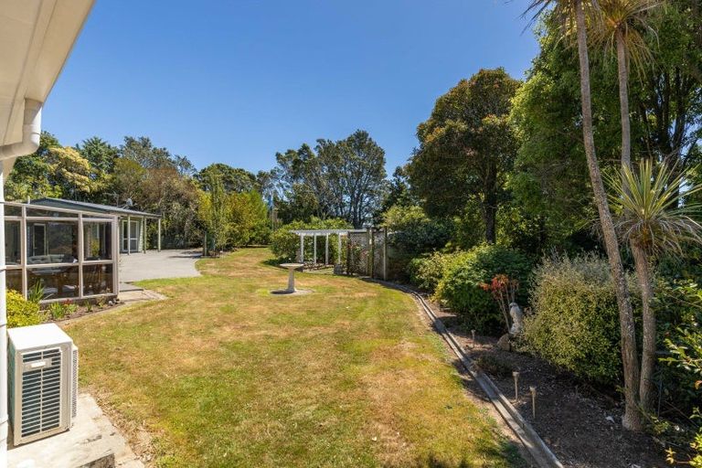 Photo of property in 529 South Road, Omata, New Plymouth, 4374