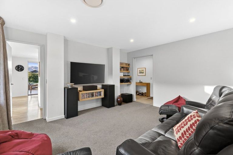 Photo of property in 12 Sapphire Spring Rise, Wanaka, 9305
