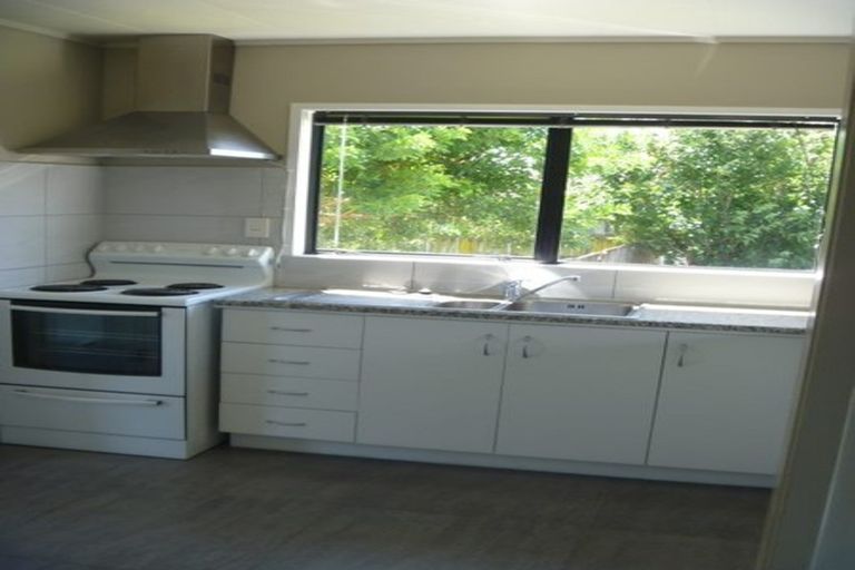 Photo of property in 1/8 Senecio Place, Weymouth, Auckland, 2103