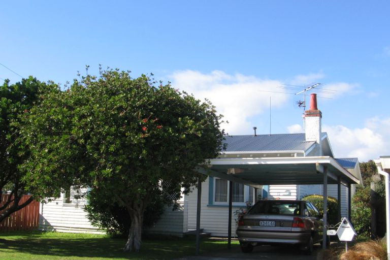 Photo of property in 12 Byron Street, Petone, Lower Hutt, 5012