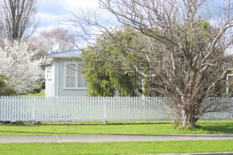 Photo of property in 10 Rata Avenue, Edgecumbe, 3120