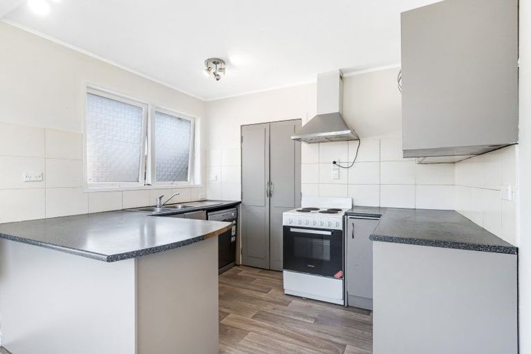 Photo of property in 1 Beldon Place, Pakuranga Heights, Auckland, 2010