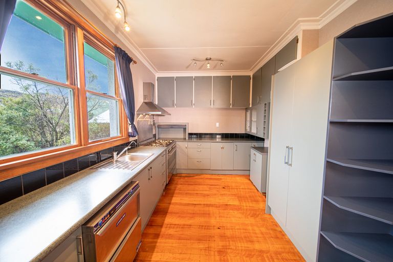 Photo of property in 10 Kelso Street, Roxburgh, 9500