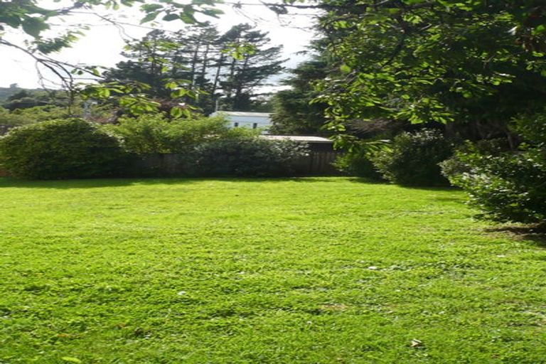 Photo of property in 3 Rowe Parade, Wainuiomata, Lower Hutt, 5014