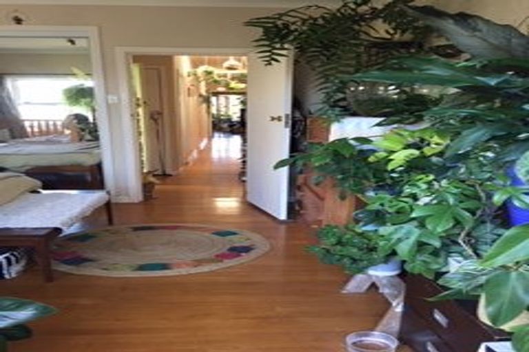 Photo of property in 2a Fenton Circus, Orakei, Auckland, 1071