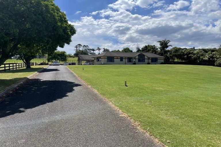 Photo of property in 9 Broadwood Rise, Kumeu, 0892