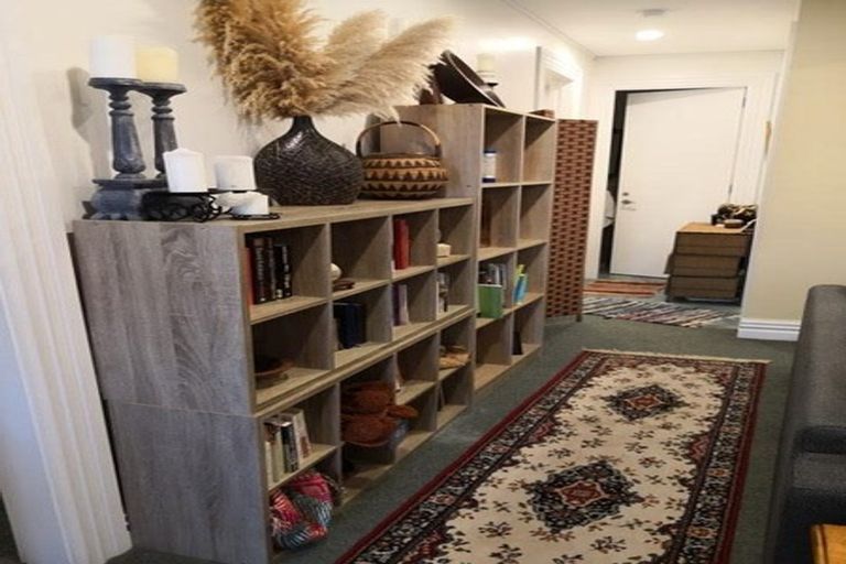 Photo of property in 56 Kelburn Parade, Kelburn, Wellington, 6012