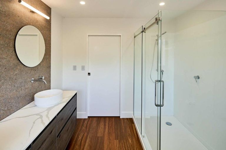 Photo of property in 21 Rewarewa Crescent, Waikanae, 5036