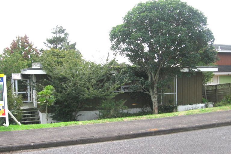 Photo of property in 1/20 Deane Avenue, Titirangi, Auckland, 0604