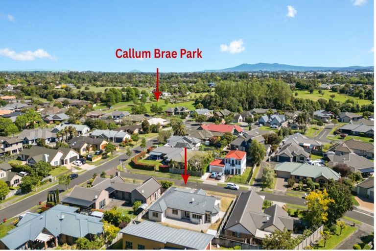 Photo of property in 2 Roderick Place, Rototuna, Hamilton, 3210