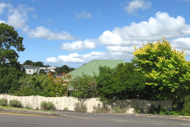 Photo of property in 20 Rawene Road, Birkenhead, Auckland, 0626